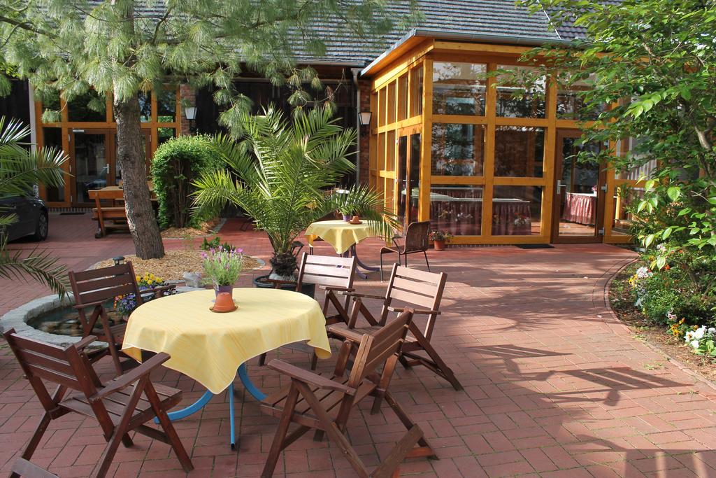 Landgasthof Simke Hotel Rietz Neuendorf Ngoại thất bức ảnh